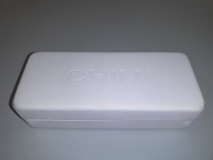 CASE WITH SUNGLASSES 